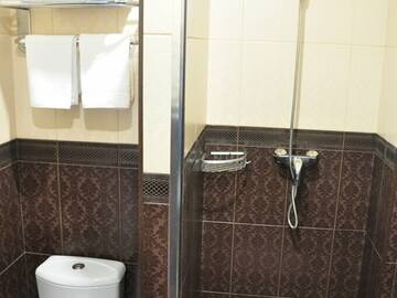 Фото номера Двухместный номер Делюкс с 1 кроватью или 2 отдельными кроватями Гостиница Парк Хаджох г. Каменномостский 15